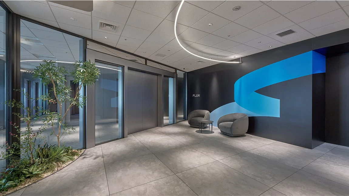 オフィスの写真を複数枚掲載